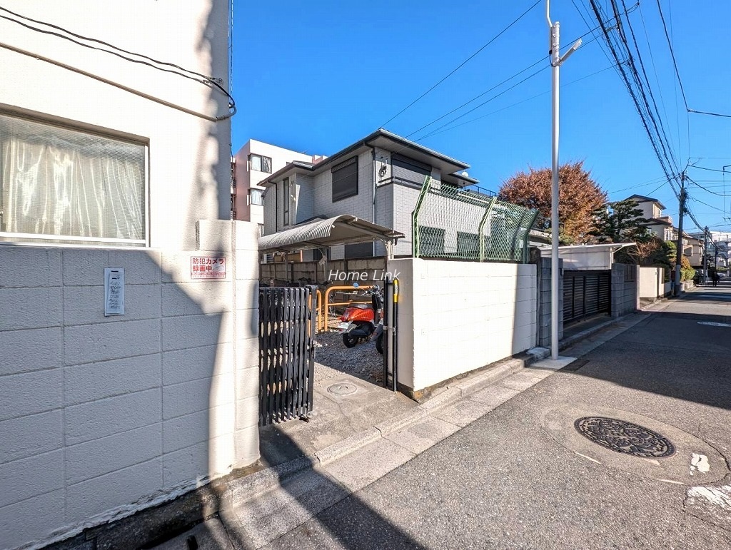 南ときわ台ローヤルコーポ　駐輪場出入口